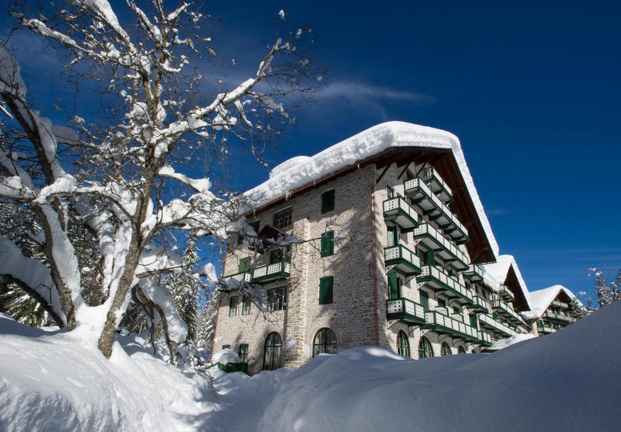 Hotel Lago Di Braies Braies  Εξωτερικό φωτογραφία